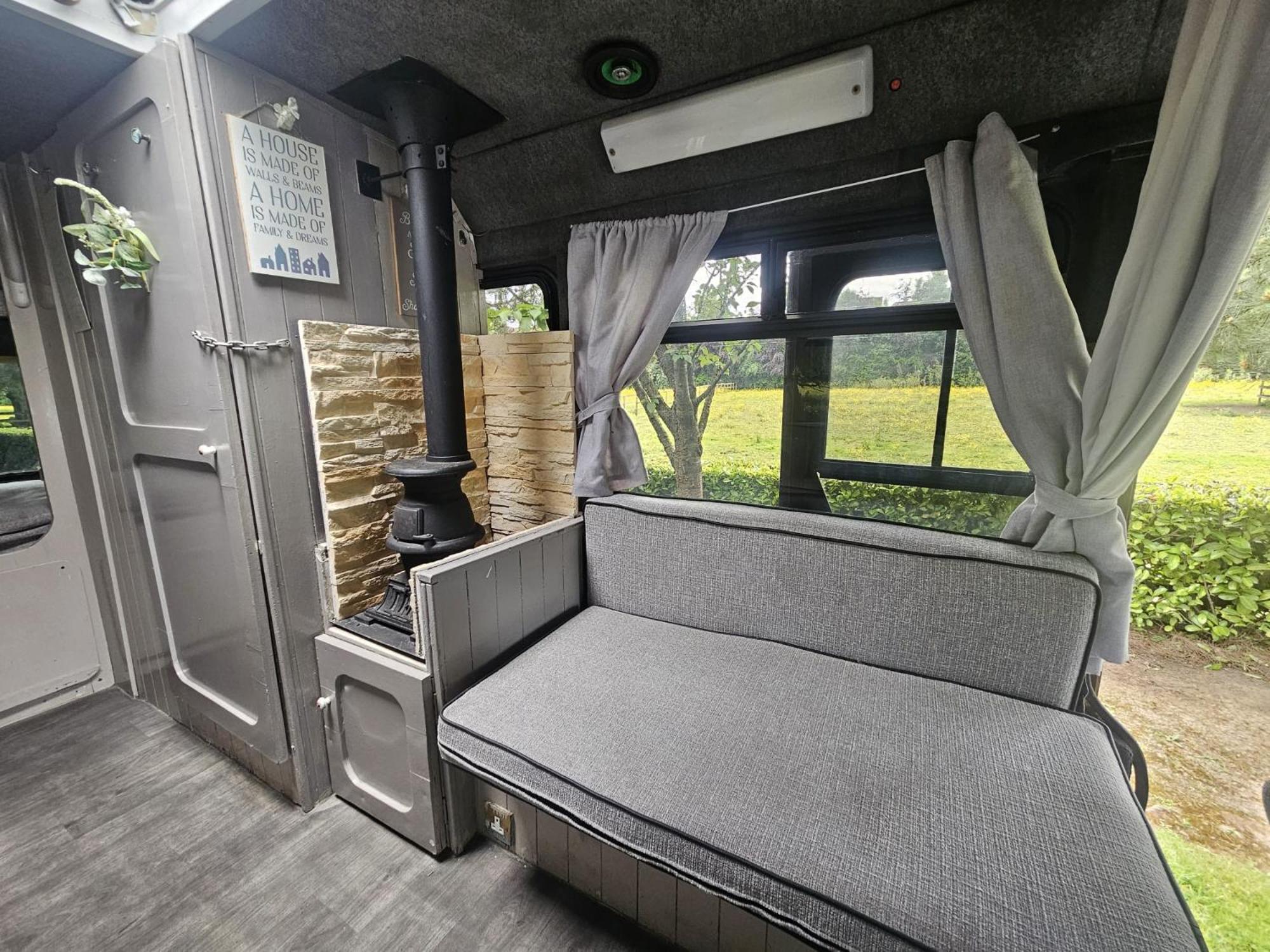 Retro Camper Hire Ξενοδοχείο Δουβλίνο Εξωτερικό φωτογραφία