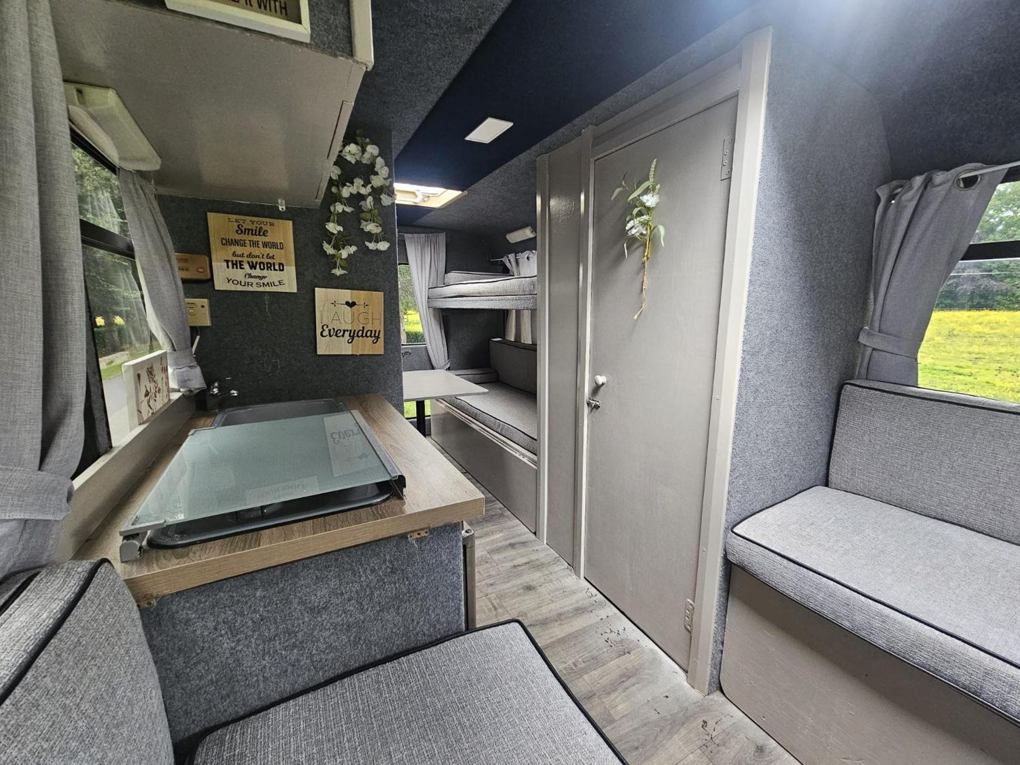 Retro Camper Hire Ξενοδοχείο Δουβλίνο Εξωτερικό φωτογραφία